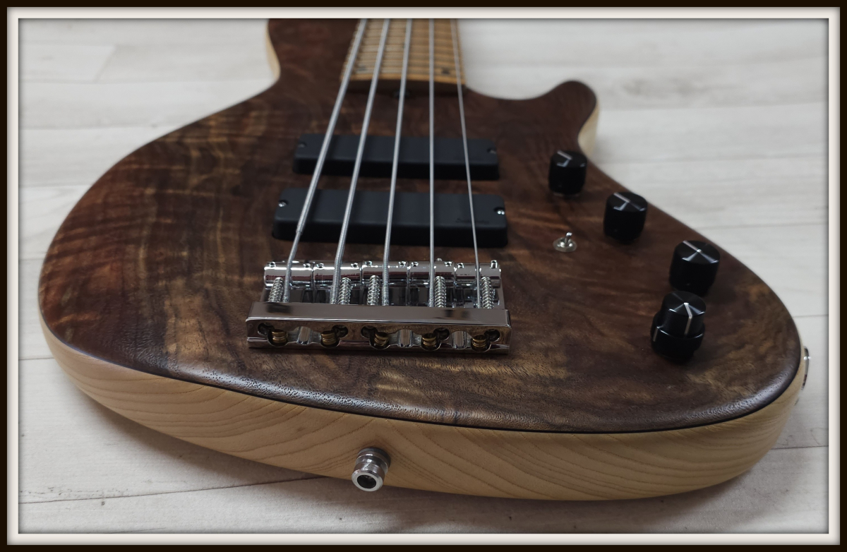 Sadowsky Custom Shop Single Cut 24-5 Walnut, Natural Transparent Satin, 2nd Hand